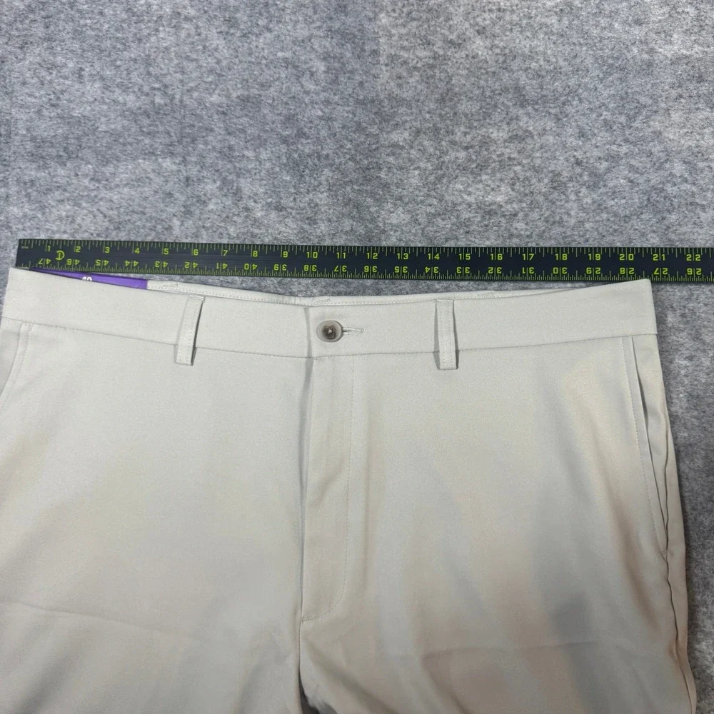 Haggar Performance Shorts Mens 40 Khaki Stretch Moisture Wicking 8.5 Inseam NWT